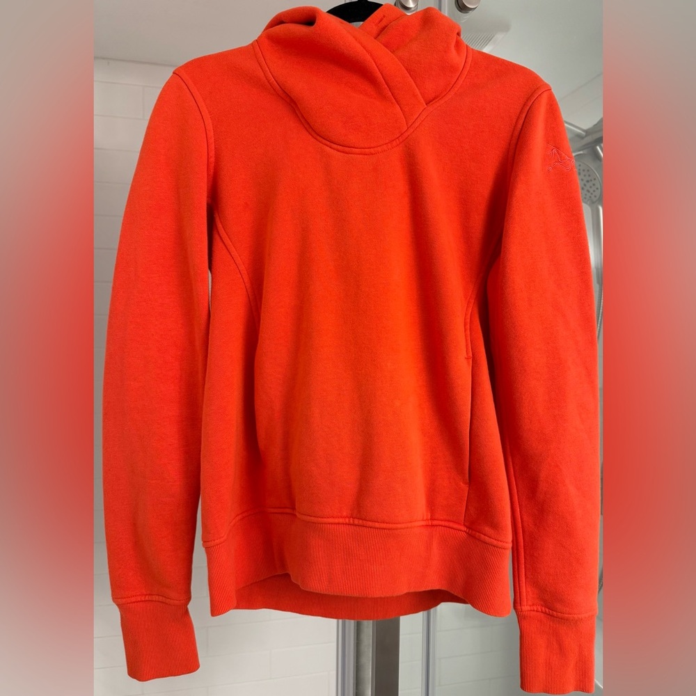 Arcteryx Woman’s Hoodie Size M/M, Color Orange, Outdoor Pullover, cotton blend